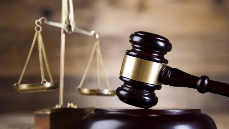 trader-in-court-carpenter-eye-injury-over-gh-200