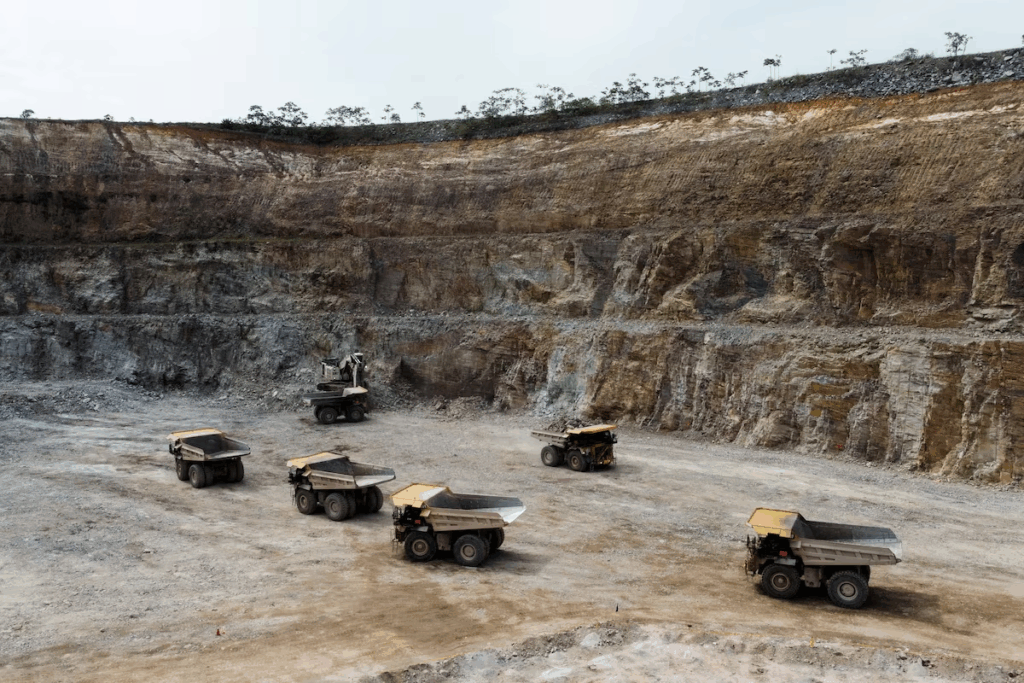 Gold Fields Tarkwa mine lease renewal discussion in Ghana mining sector