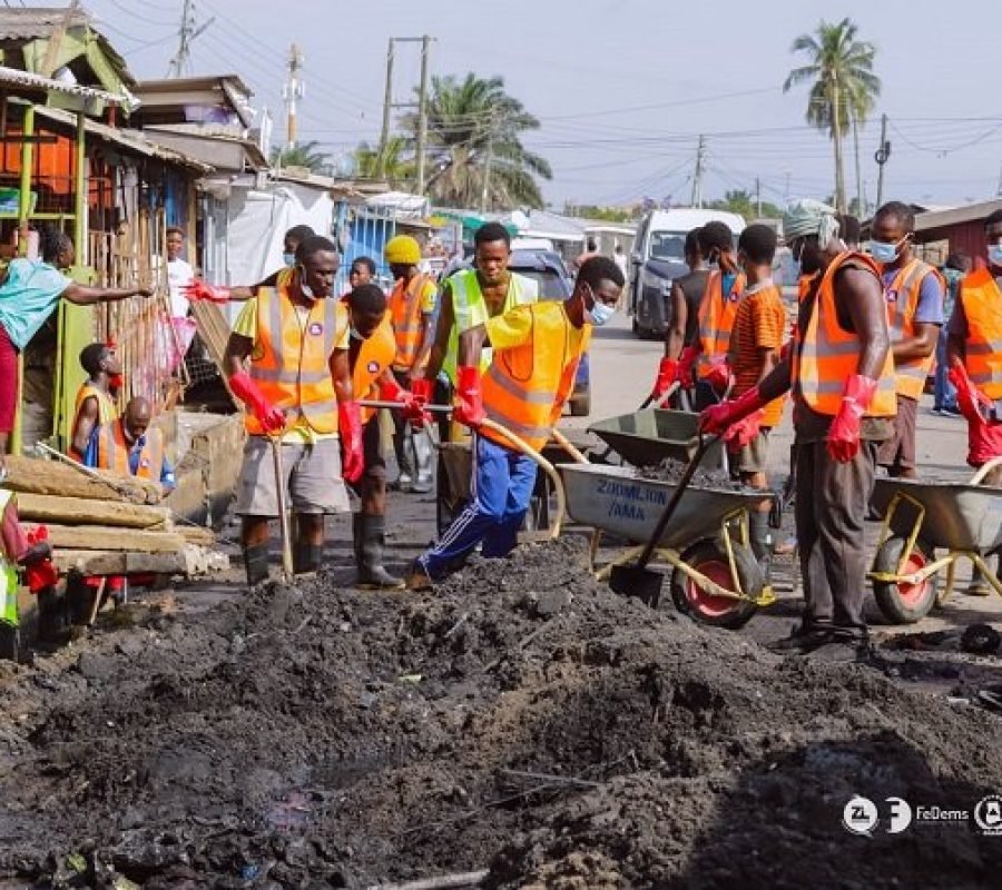 Multi-agency-The-filth-from-the-drains-being-cleared-off-the-street