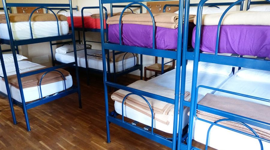 hostel-room-pixabay-182965_1280