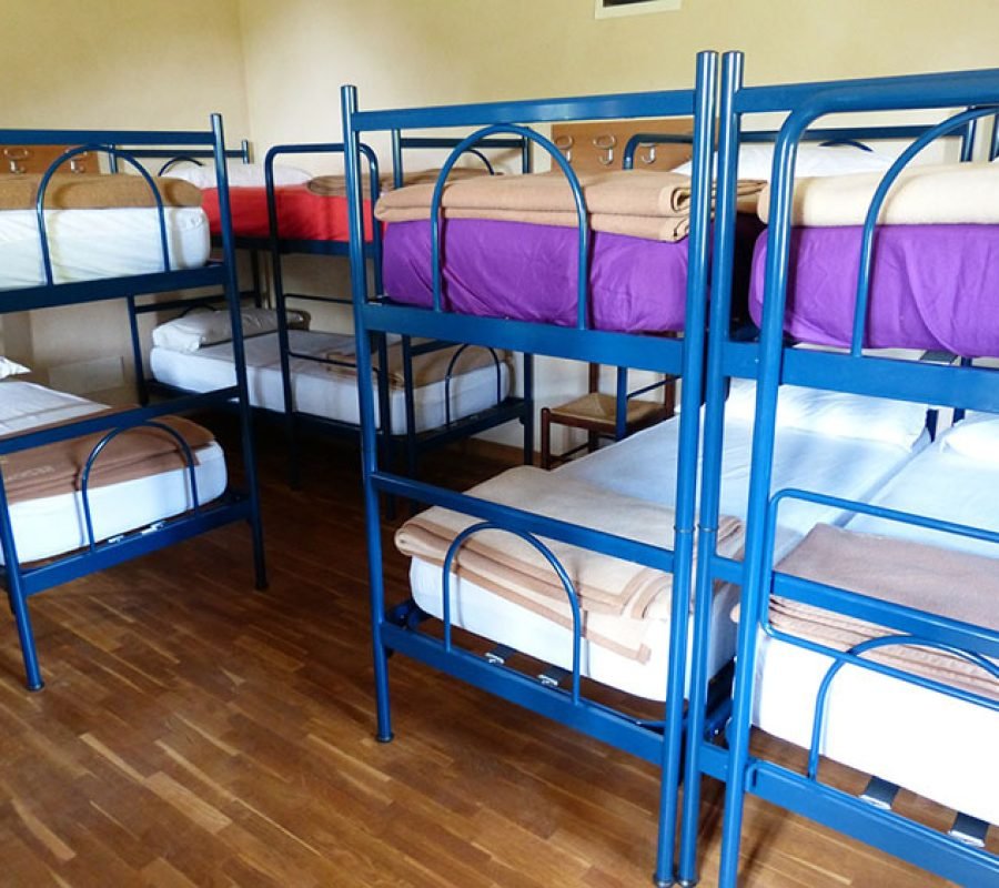 hostel-room-pixabay-182965_1280